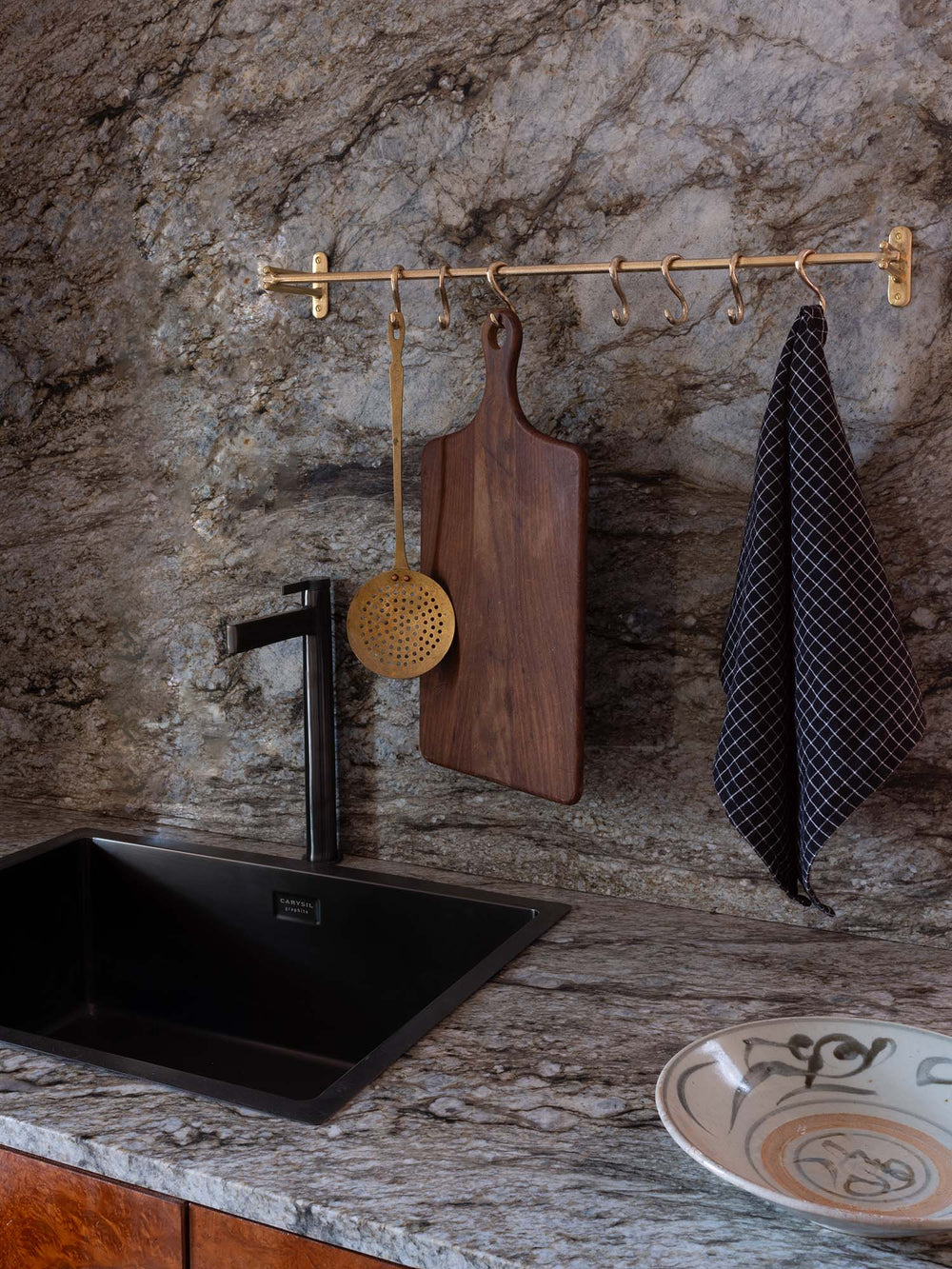 KITCHEN HANGING RAILS 18″ N°01 in Brass finish | Mi&Gei