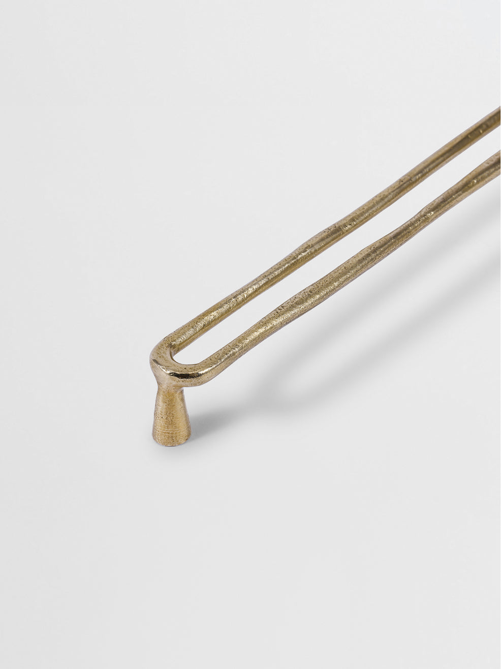 KITCHEN PULL BAR HANDLE Forme N°23 - Centers 12.4″ in Brass finish | Mi&Gei Hardware Design Studio