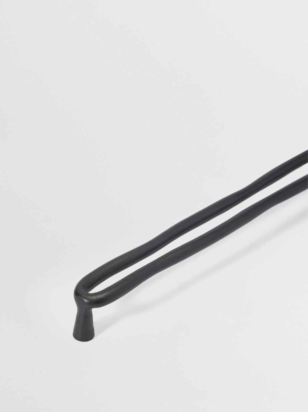 KITCHEN PULL APPLIANCE Forme N°24 - Centers 17.5″ in Carbon Black finish | Mi&Gei Hardware Design Studio | Solid Brass
