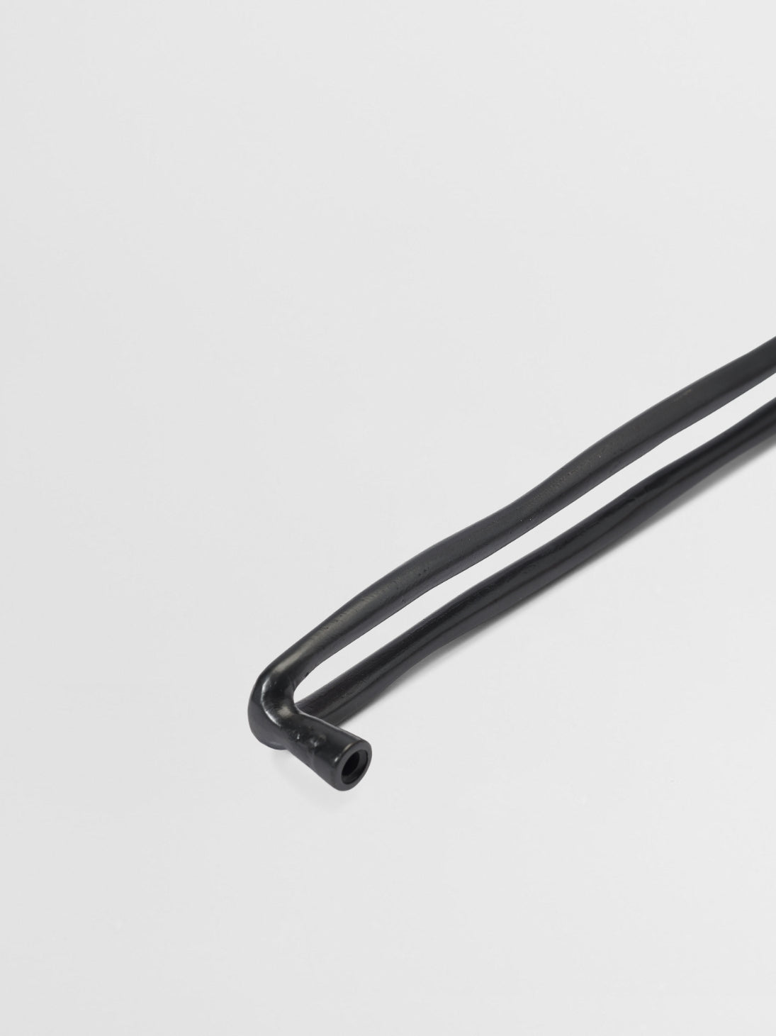 LUXURY CLOSET BAR PULL Forme N°24 - Centers 17.5″ in Carbon Black finish | Mi&Gei Hardware Design Studio | Solid Brass