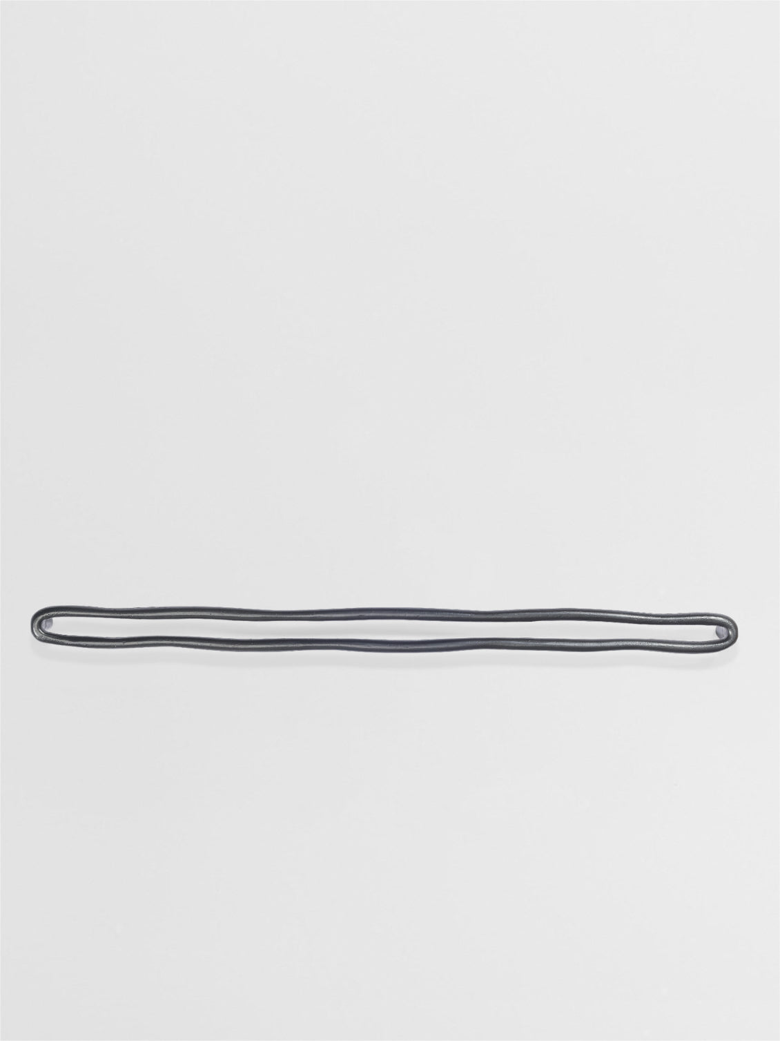 LUXURY CLOSET BAR PULL Forme N°24 - Centers 17.5″ in Carbon Black finish — alternate angle | Mi&Gei Hardware Design Studio...