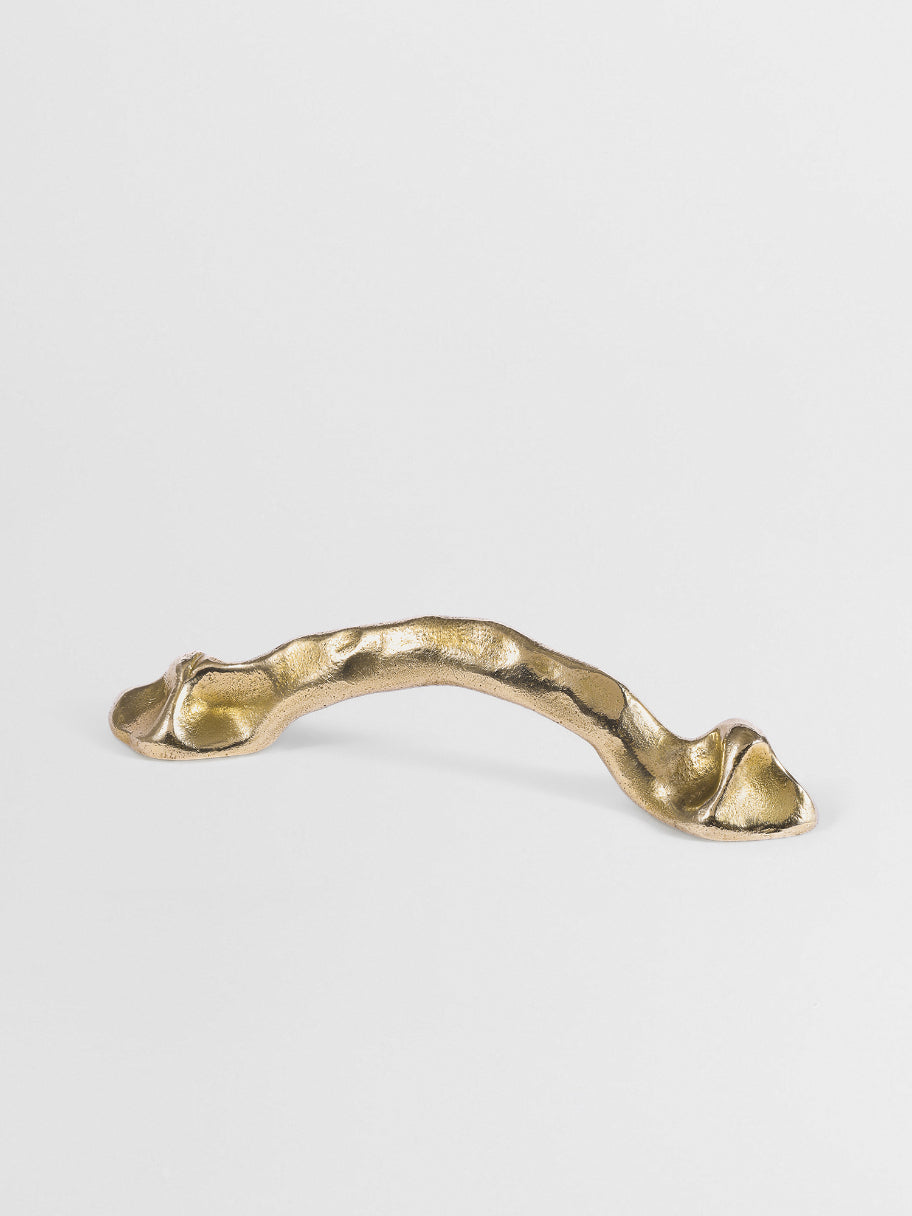 CABINET & DRAWER PULLS Forme N°29 - Centers 4.40″ in Brass finish | Mi&Gei