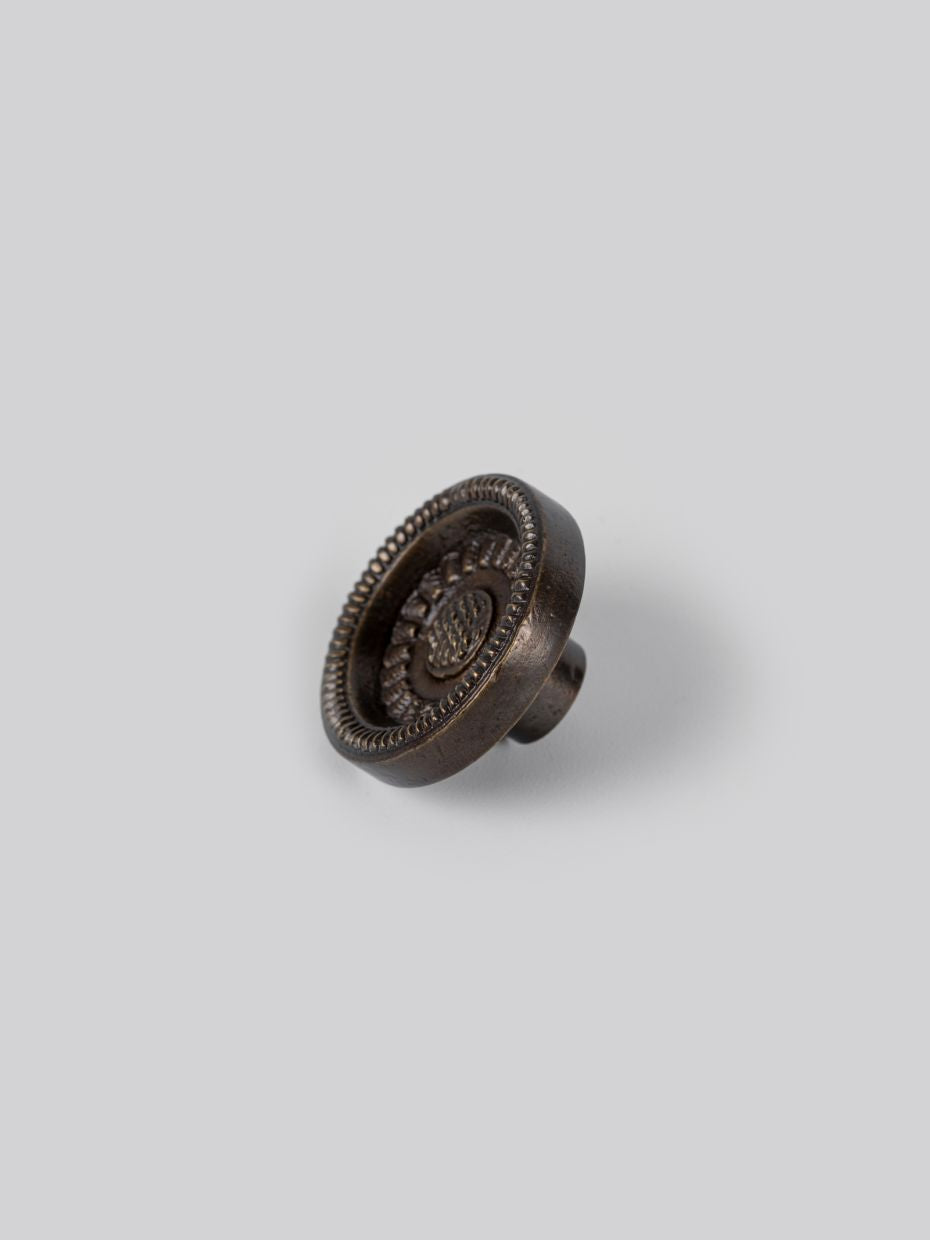 Bouton de meuble Empire en laiton massif
