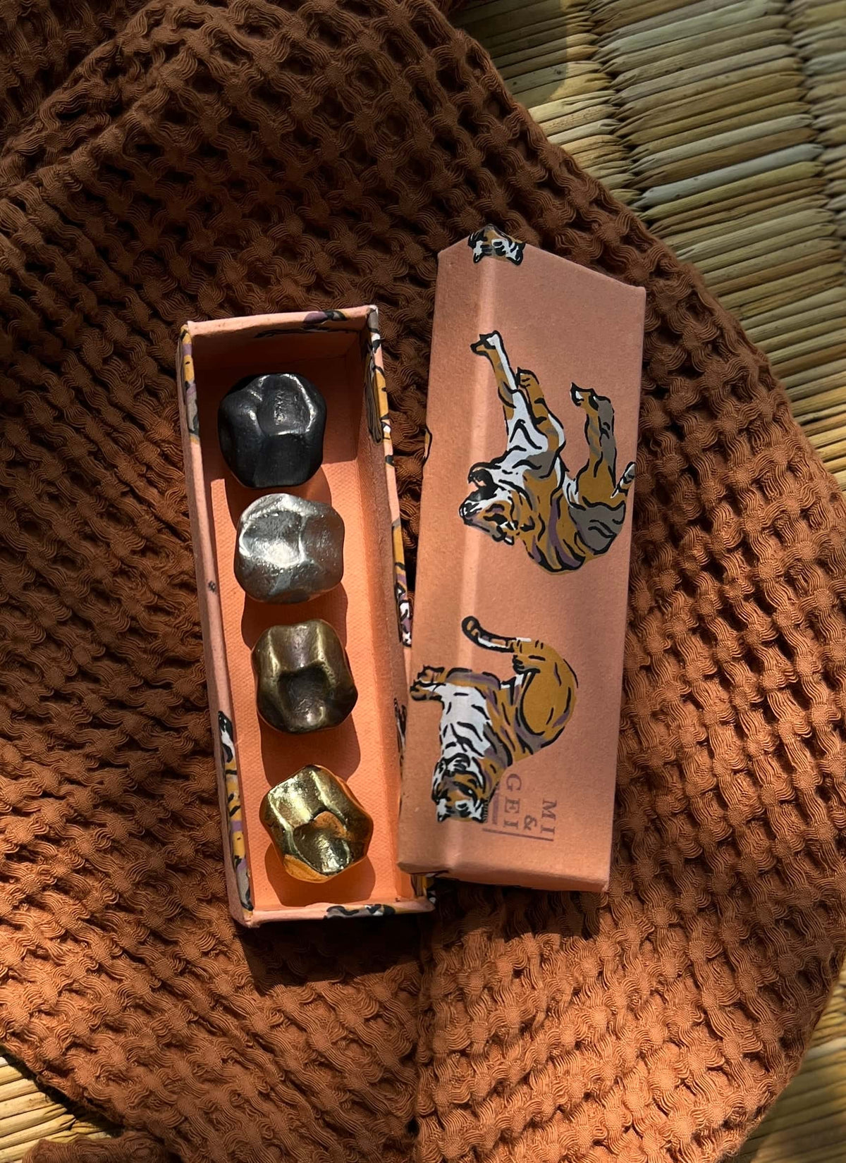 Mi & Gei sample box