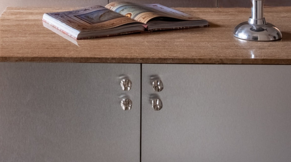 HOW TO CLEAN CABINET KNOBS FOR A LASTING SHINE