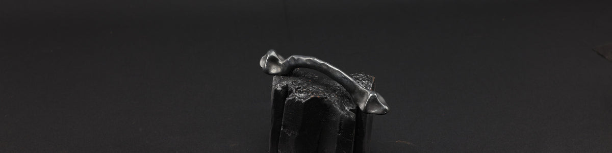 luxury carbon black hardware