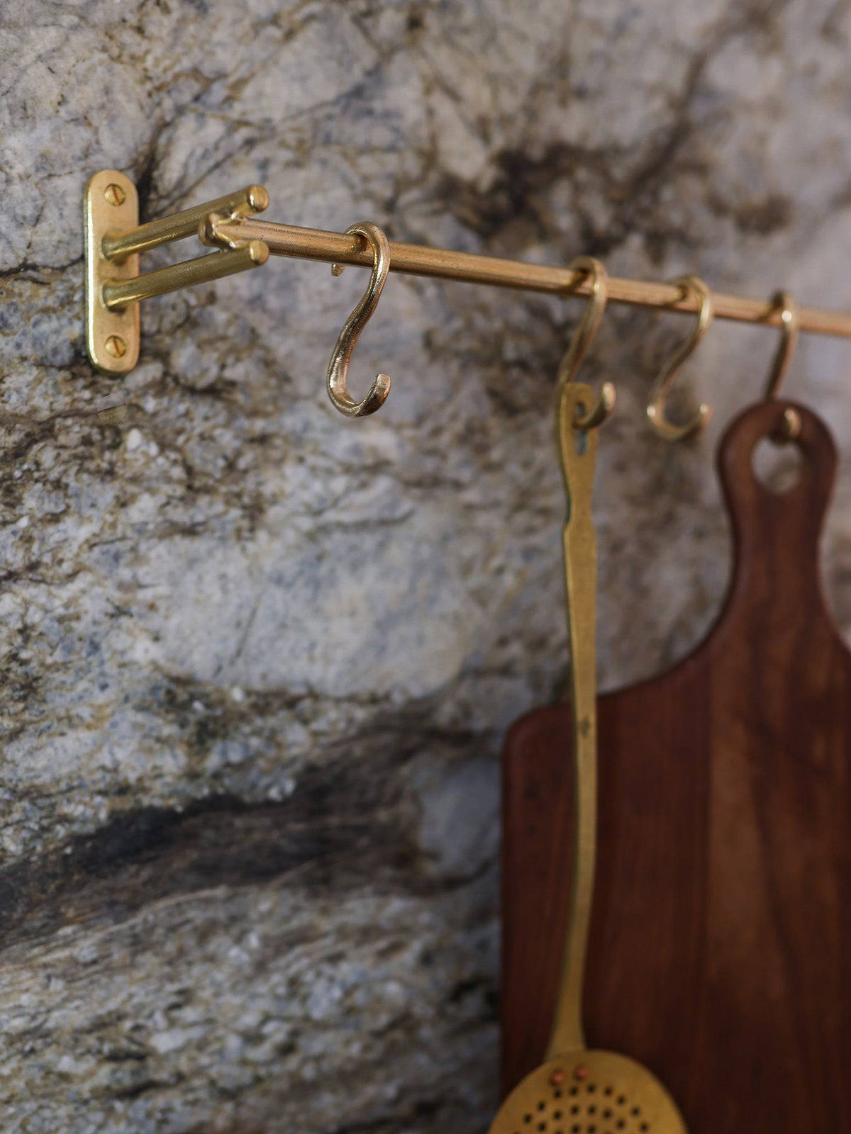 KITCHEN HANGING RAILS 18″ N°01 in Brass finish | Mi&Gei