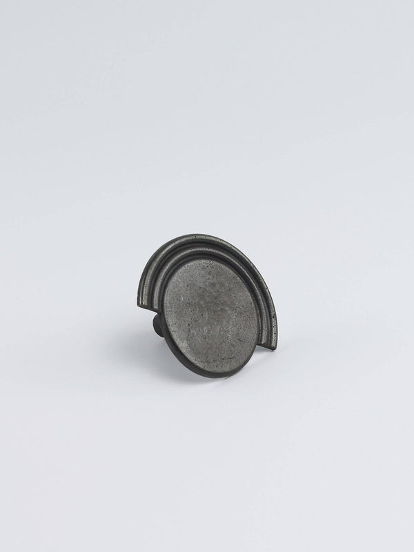 Use of the door cabinet pull knob