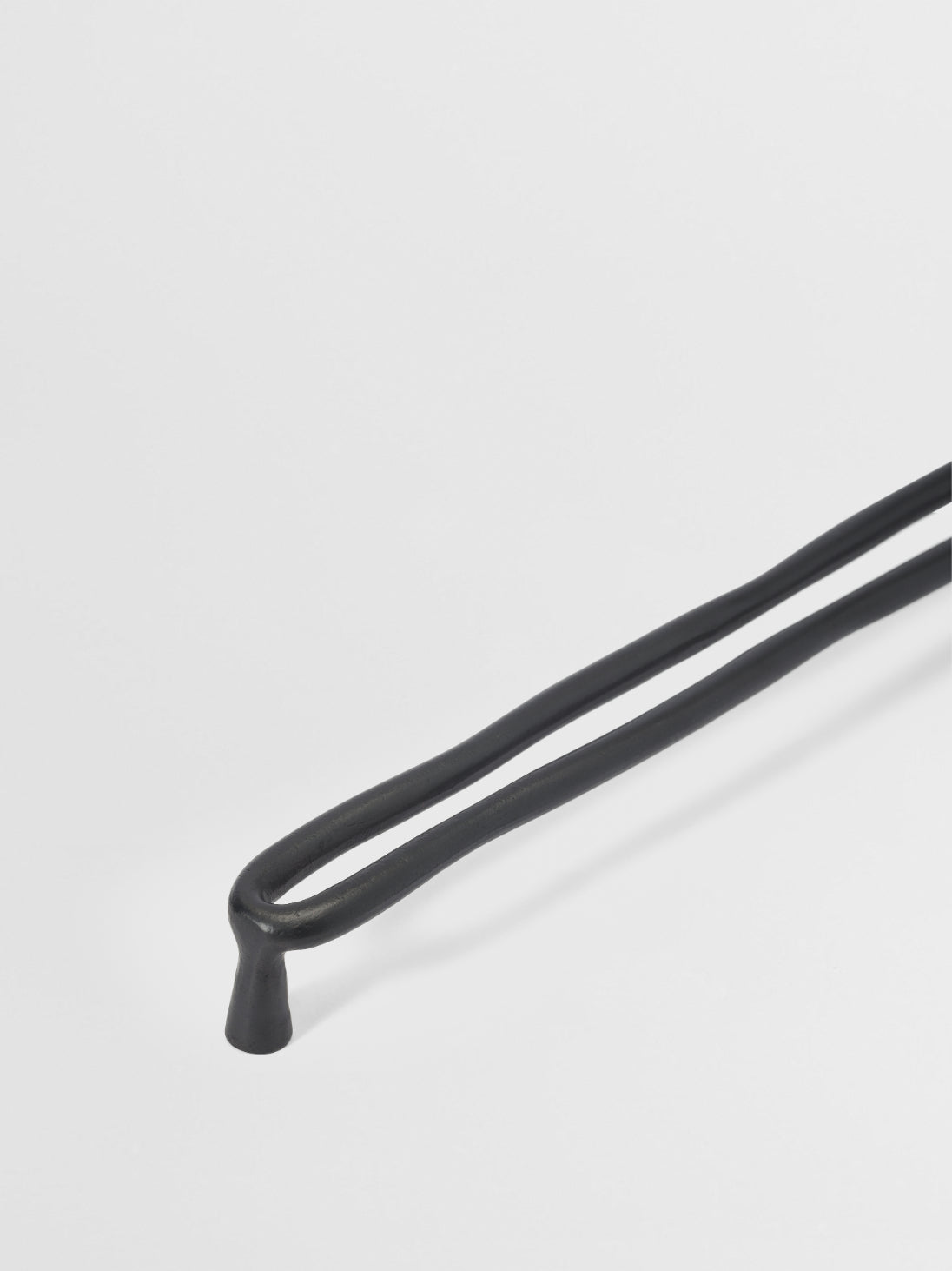 KITCHEN PULL APPLIANCE Forme N°24 - Centers 17.5″ in Carbon Black finish | Mi&Gei Hardware Design Studio | Solid Brass