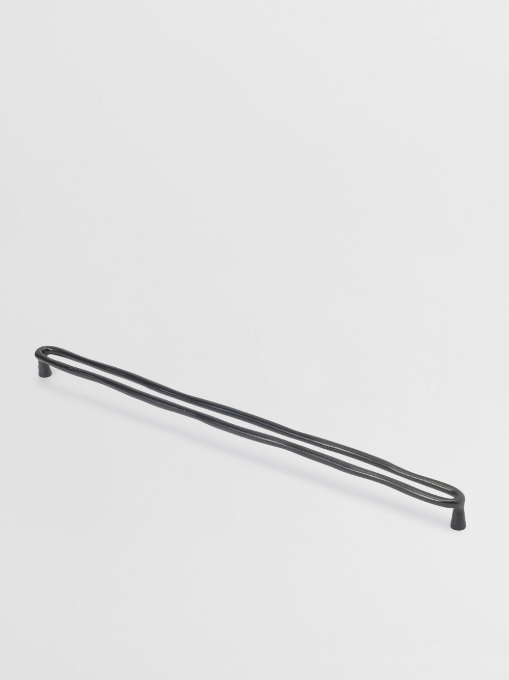 LUXURY CLOSET BAR PULL Forme N°24 - Centers 17.5″ in Carbon Black finish | Mi&Gei Hardware Design Studio | Solid Brass