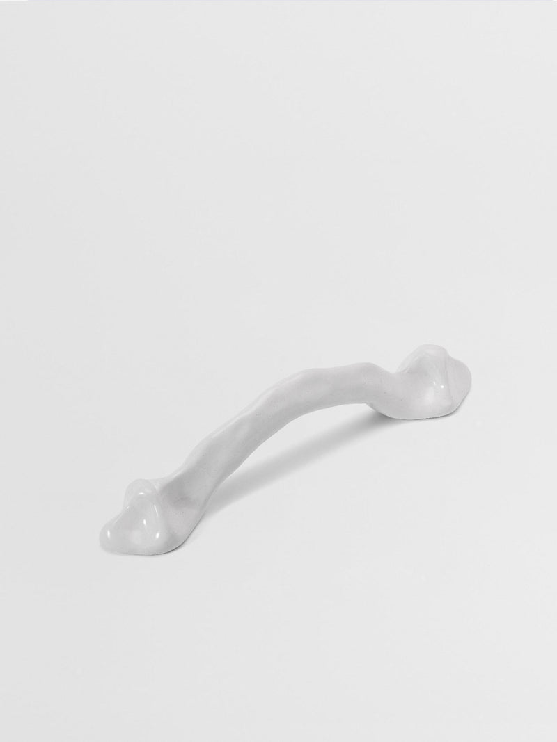 POWDER COATED CABINET & DRAWER PULLS Forme N°29 - Centers 4.40″