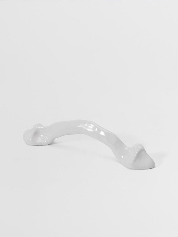 POWDER COATED CABINET & DRAWER PULLS Forme N°29 - Centers 4.40″