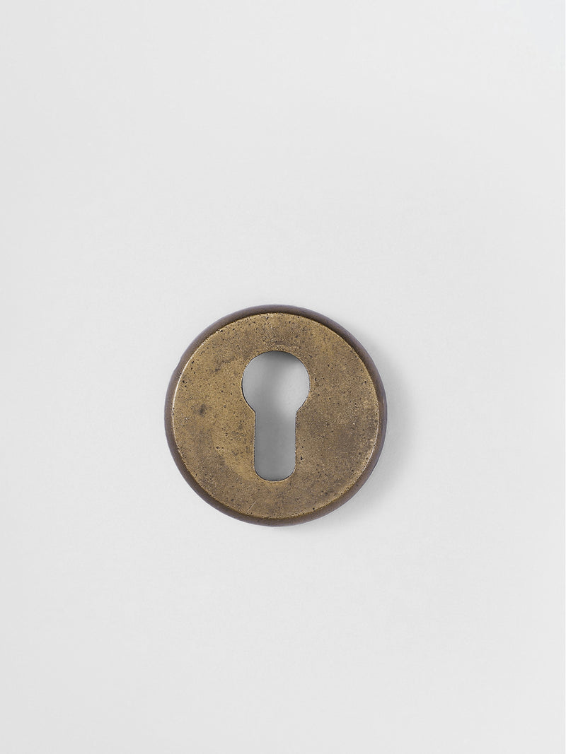 KEY ESCUTCHEON Y - DOOR HANDLES N25 & N26