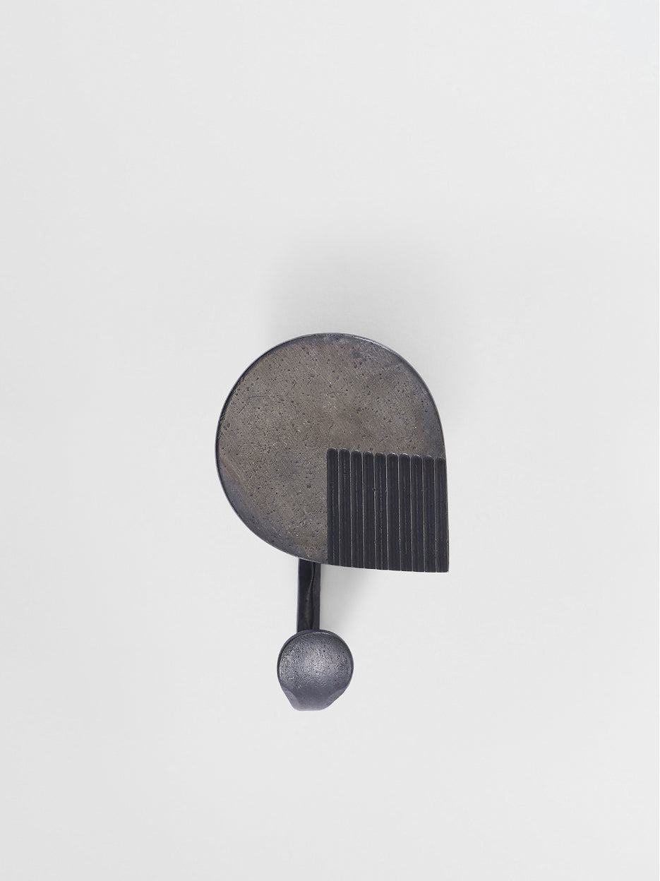 HOOK TOWEL HANGER Forme N°619 in Carbon Black finish | Mi&Gei