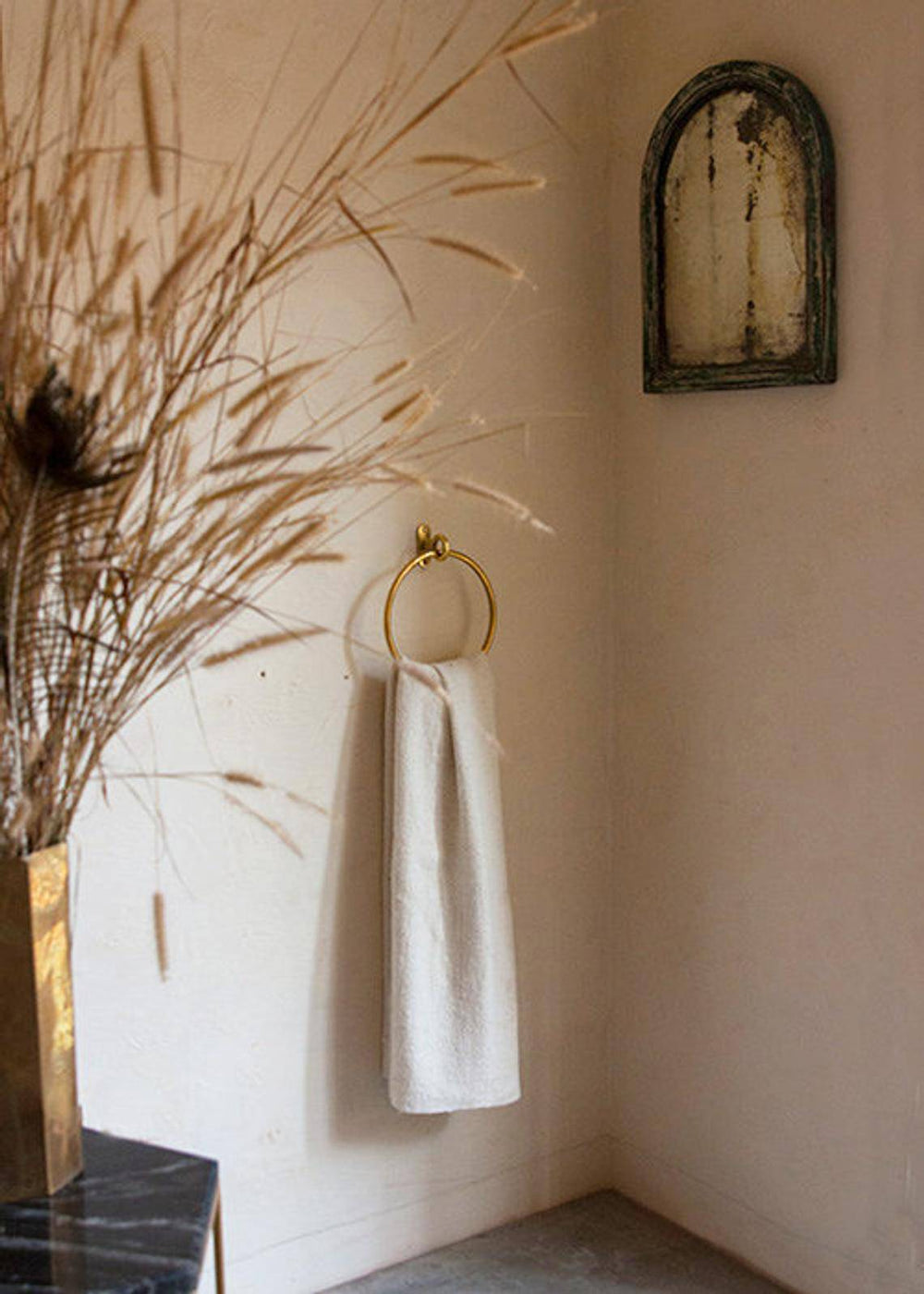 Use of the hand towel hanger ring